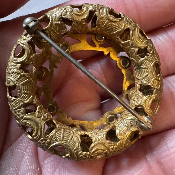 Unsigned Vintage Miriam Haskell preowned vintage brooch - Picture 16 of 17